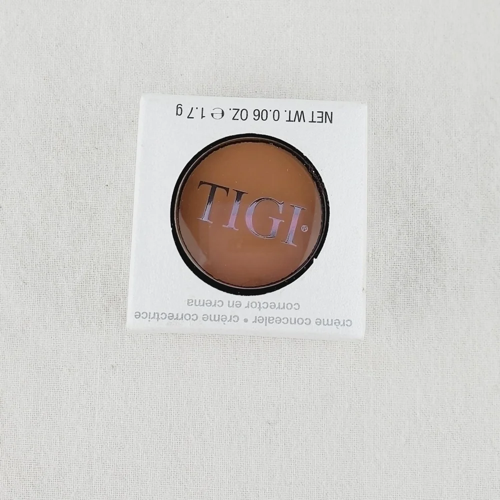 LAST ONE ❤️ TIGI cream concealer shade Dark